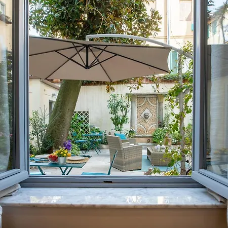 ベッド・アンド・ブレックファスト Il Cortile Di Elisa & Our Flats