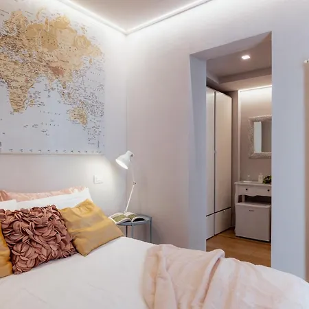 Il Cortile Di Elisa & Our Flats Bed & Breakfast 3*