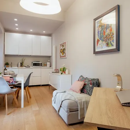 Bed & Breakfast Il Cortile Di Elisa & Our Flats 3*