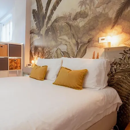 Il Cortile Di Elisa & Our Flats Bed & Breakfast 4*
