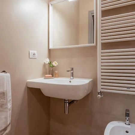 Il Cortile Di Elisa & Our Flats Bed & Breakfast
