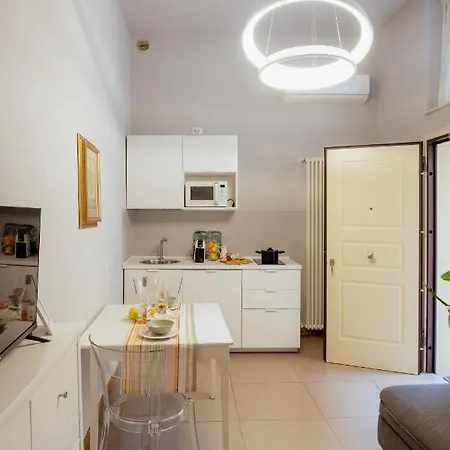 Il Cortile Di Elisa & Our Flats Bed & Breakfast